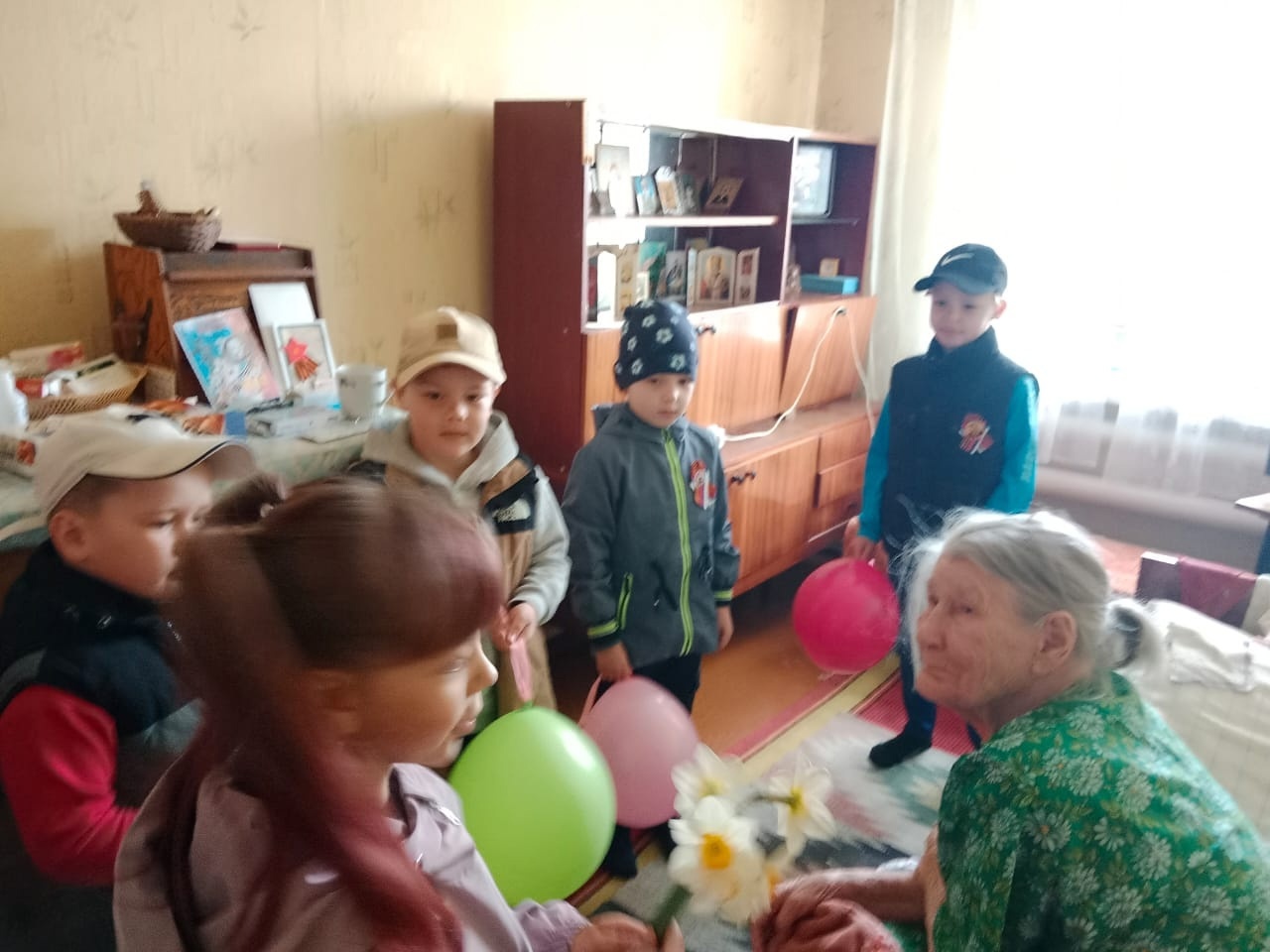 Поздравление ветеранам.
